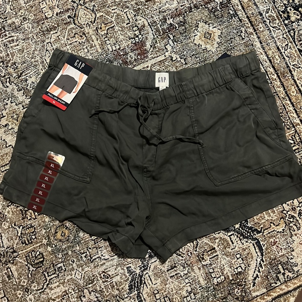 Gap shorts